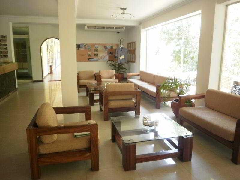 Peacock Beach Hotel Hambantota Extérieur photo