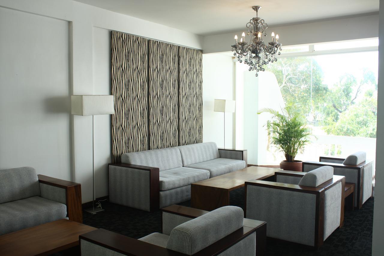 Peacock Beach Hotel Hambantota Extérieur photo